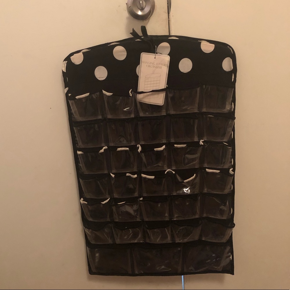 Hanging jewelry organizer